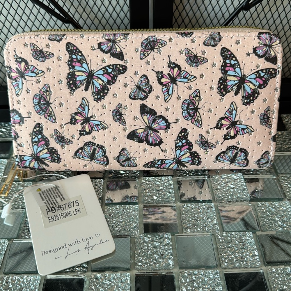 💗✨ Blush Kiss Wristlet Wallet – Zip Around Wallet with Card Slots - Picture 3 of 8